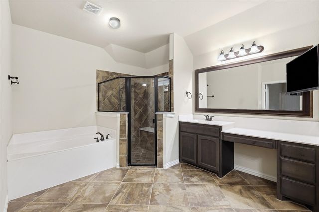 209 Highland Hills Boulevard, Decatur, TX 76234