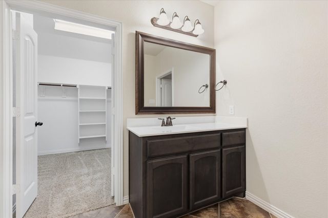 209 Highland Hills Boulevard, Decatur, TX 76234
