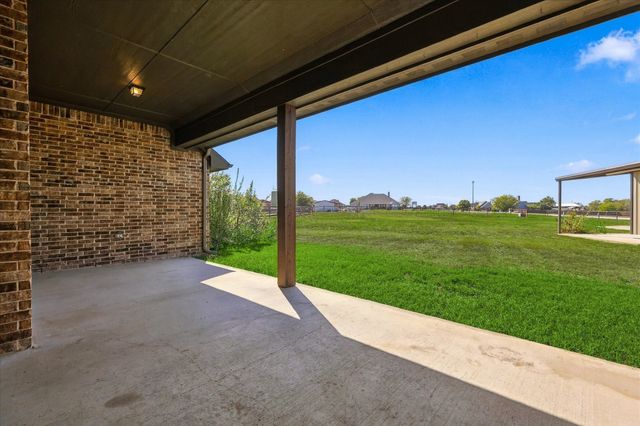 209 Highland Hills Boulevard, Decatur, TX 76234