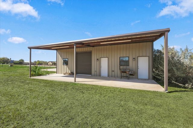 209 Highland Hills Boulevard, Decatur, TX 76234