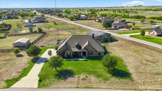 209 Highland Hills Boulevard, Decatur, TX 76234