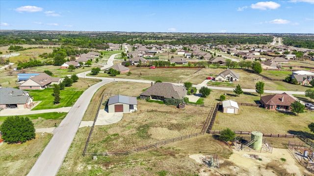 209 Highland Hills Boulevard, Decatur, TX 76234