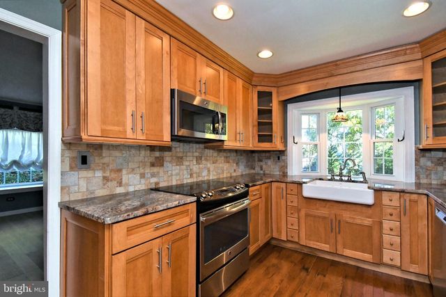 37 N EASTVIEW AVE, Feasterville Trevose, PA 19053
