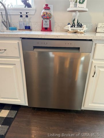 507 Deer Run Drive, Sellersburg, IN 47172