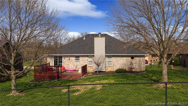 507 Deer Run Drive, Sellersburg, IN 47172