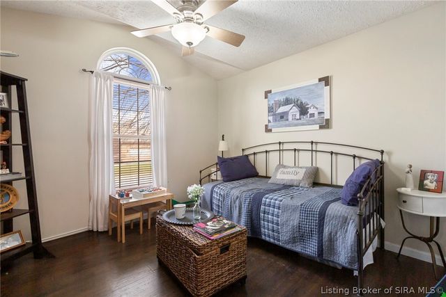 507 Deer Run Drive, Sellersburg, IN 47172