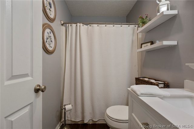 507 Deer Run Drive, Sellersburg, IN 47172