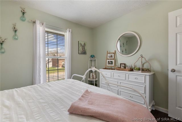 507 Deer Run Drive, Sellersburg, IN 47172