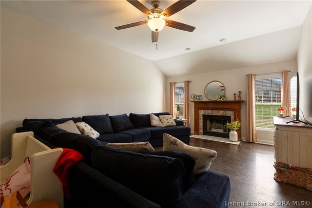 507 Deer Run Drive, Sellersburg, IN 47172