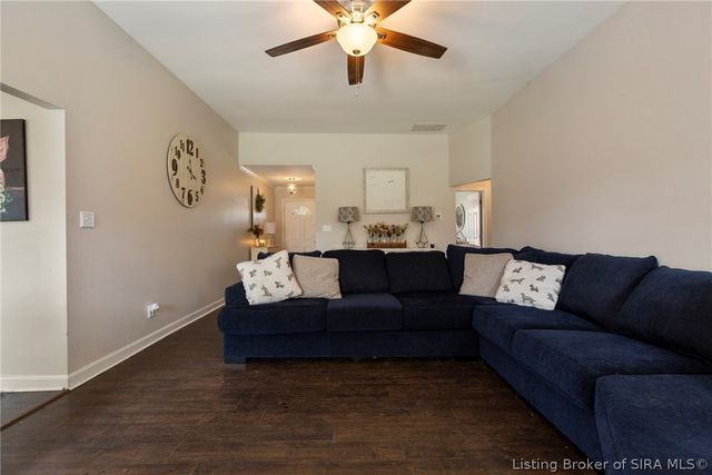 507 Deer Run Drive, Sellersburg, IN 47172