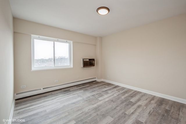 1400 Chicago Avenue 604, Evanston, IL 60201