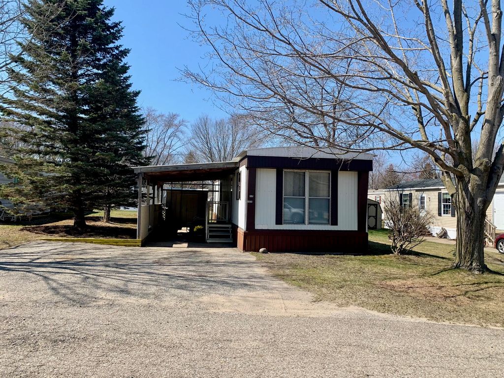 2819 N Sandy Drive 558, Ludington, MI 49431
