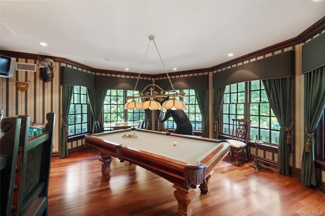 608 Shore Drive, Oakdale, NY 11769