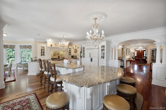 608 Shore Drive, Oakdale, NY 11769