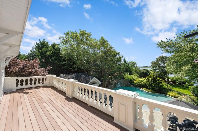 608 Shore Drive, Oakdale, NY 11769