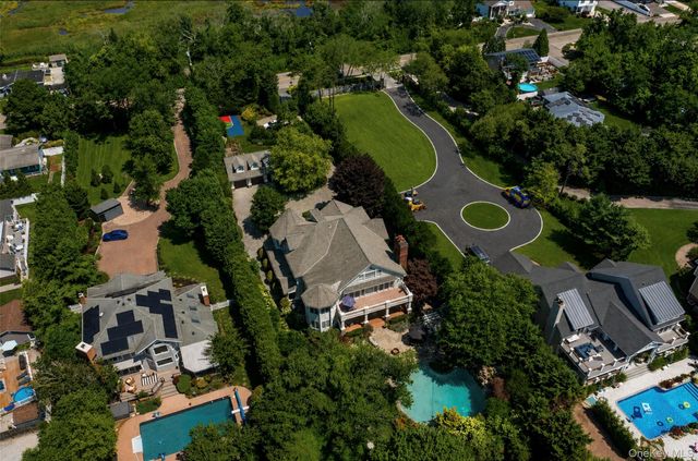 608 Shore Drive, Oakdale, NY 11769