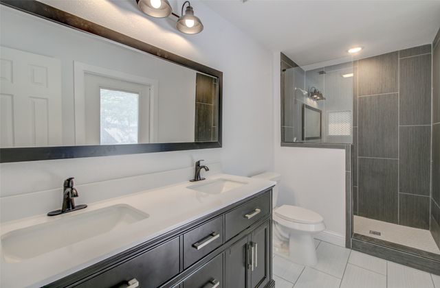 1625 W 6th Street, Irving, TX 75060