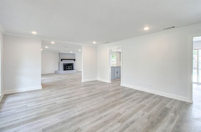 1625 W 6th Street, Irving, TX 75060