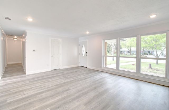 1625 W 6th Street, Irving, TX 75060