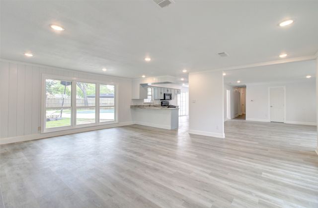 1625 W 6th Street, Irving, TX 75060