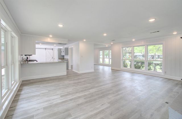 1625 W 6th Street, Irving, TX 75060