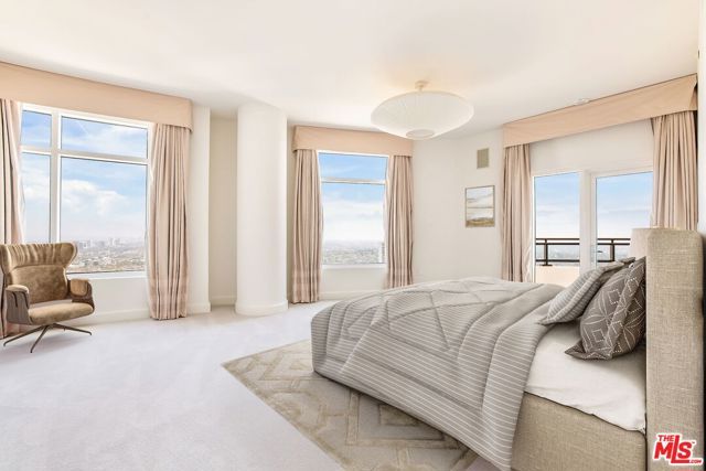 1 W Century Drive 28B, Los Angeles, CA 90067