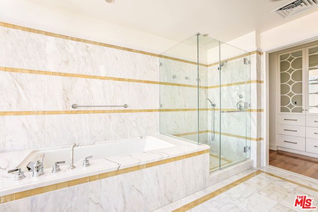 1 W Century Drive 28B, Los Angeles, CA 90067