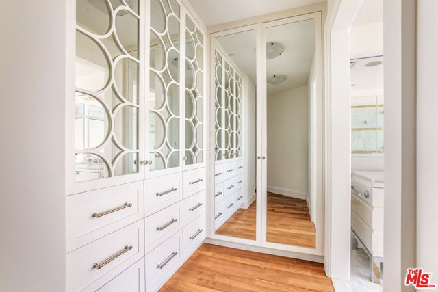 1 W Century Drive 28B, Los Angeles, CA 90067