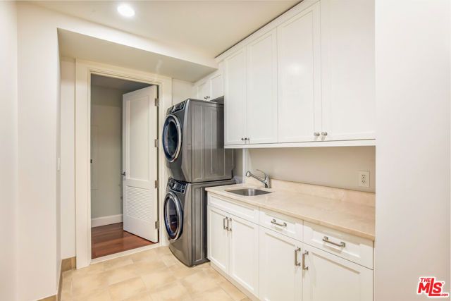 1 W Century Drive 28B, Los Angeles, CA 90067