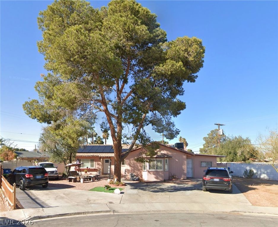 3554 Regents Circle, Las Vegas, NV 89121 — exterior