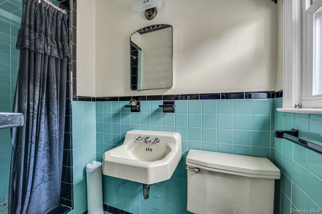160-16 25th Drive, Flushing, NY 11358
