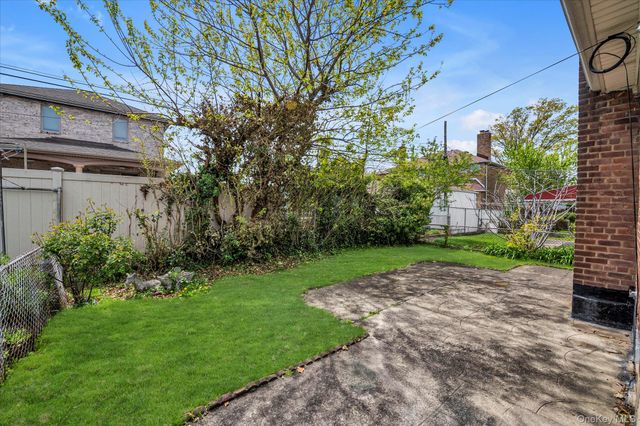 160-16 25th Drive, Flushing, NY 11358