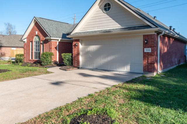 5519 Imperial Grove Drive, Houston, TX 77066
