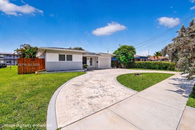 709 NW 9th Ct, Hallandale Beach, FL 33009