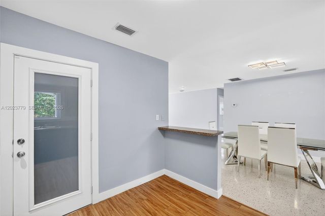 709 NW 9th Ct, Hallandale Beach, FL 33009