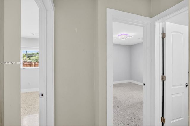 709 NW 9th Ct, Hallandale Beach, FL 33009