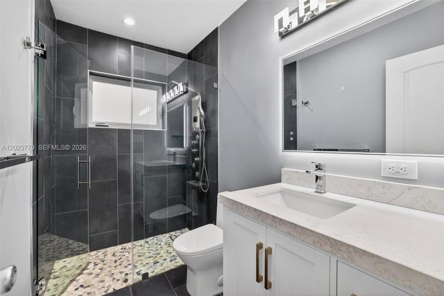 709 NW 9th Ct, Hallandale Beach, FL 33009