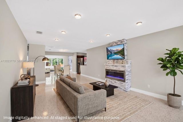 709 NW 9th Ct, Hallandale Beach, FL 33009