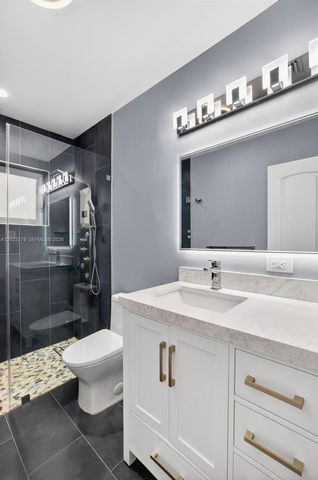 709 NW 9th Ct, Hallandale Beach, FL 33009