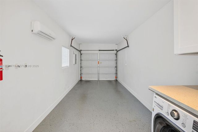 709 NW 9th Ct, Hallandale Beach, FL 33009