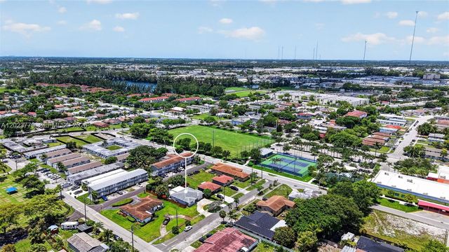 709 NW 9th Ct, Hallandale Beach, FL 33009