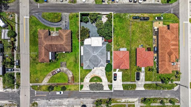 709 NW 9th Ct, Hallandale Beach, FL 33009