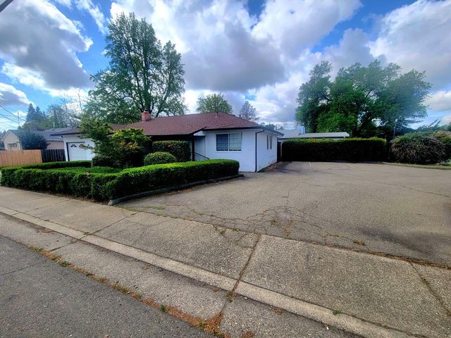 64 Clark Ave, Yuba City, CA 95991