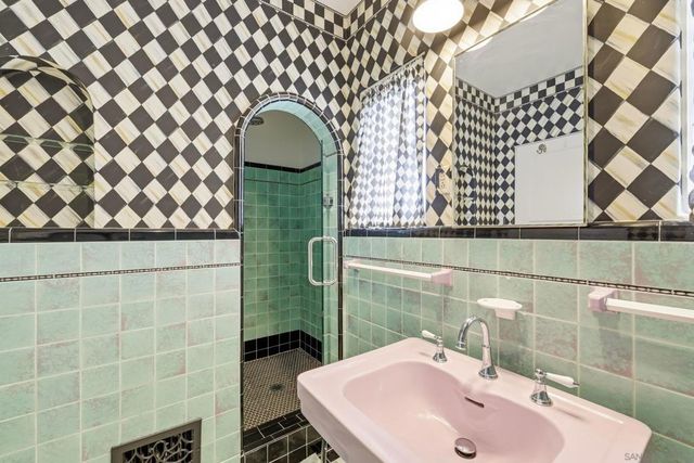 3111 Dumas, San Diego, CA 92106