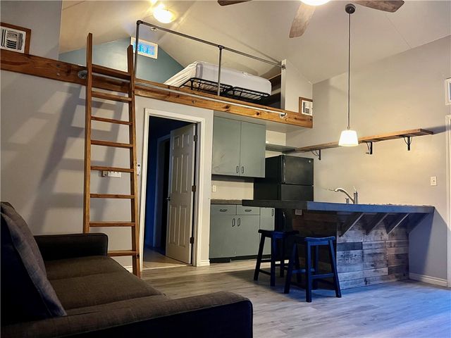 2525 Avenue B, Ingleside, TX 78362