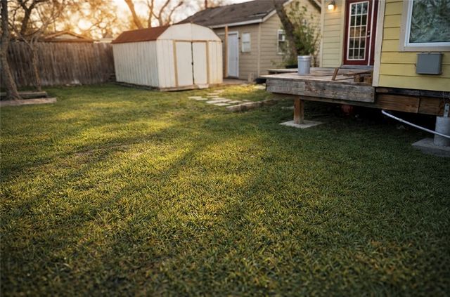 2525 Avenue B, Ingleside, TX 78362