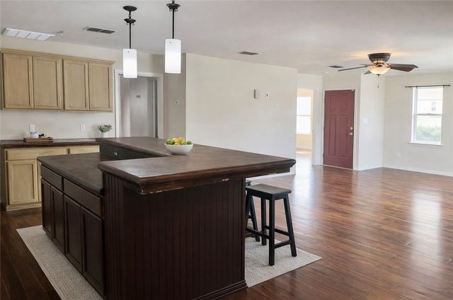 2525 Avenue B, Ingleside, TX 78362