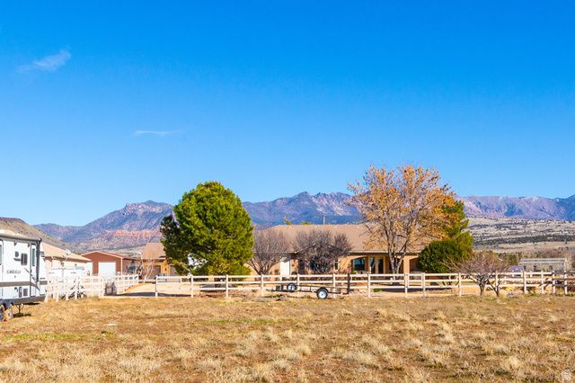 1383 N CANYON TRAILS DR, Dammeron Valley, UT 84783