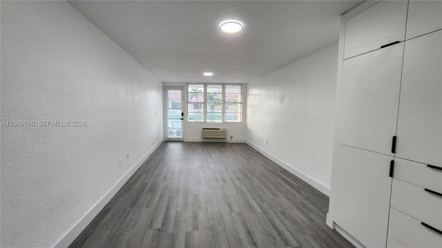 300 74th Street 14, Miami Beach, FL 33141