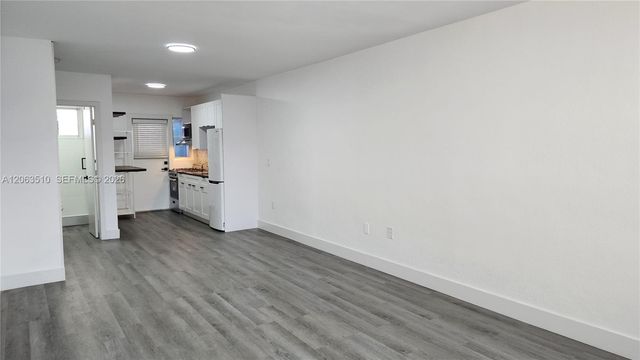300 74th Street 14, Miami Beach, FL 33141